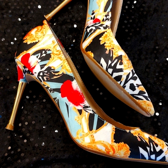 THALIA SODI ELINA PUMPS with COLORFUL FABRIC and 4" GOLD SPIKED HEEL. SZ 8.5 med - Picture 2 of 9